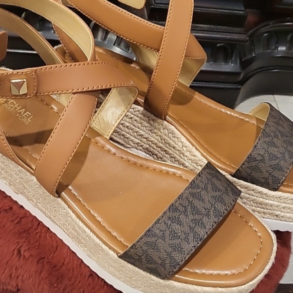 Michael Kors Tan and Brown Platform Sandals - Picture 3 of 6